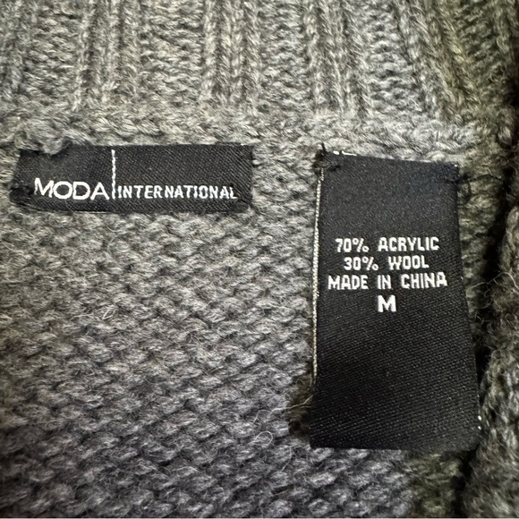 Moda International Gray Sweater Size Medium Wrap Buckle Shawl Collar Ribbed NWT - Picture 5 of 13